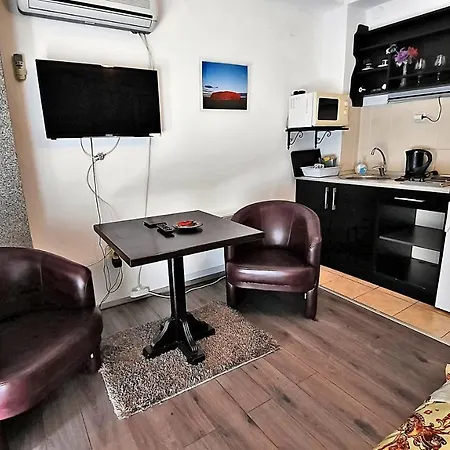 Апартаменты Fibos Studios *